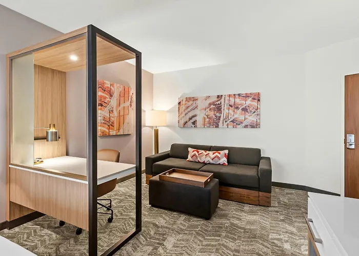 Springhill By Marriott West Hotel 3*