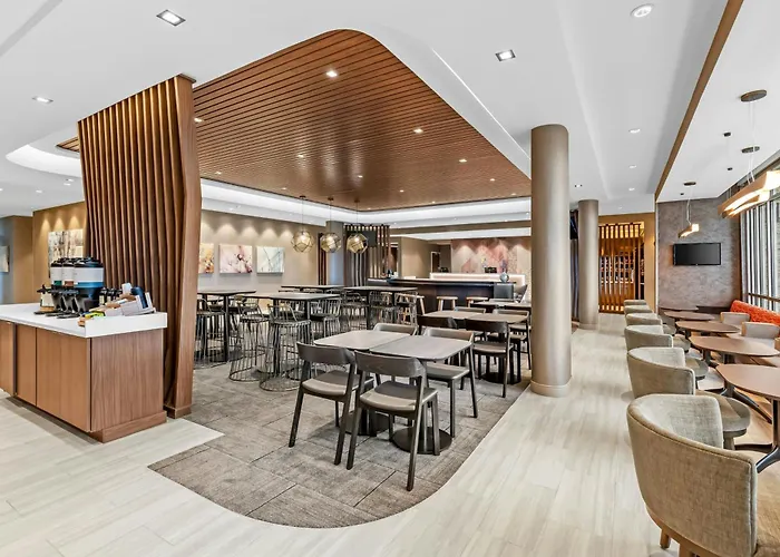 Springhill By Marriott West Hotel 3*