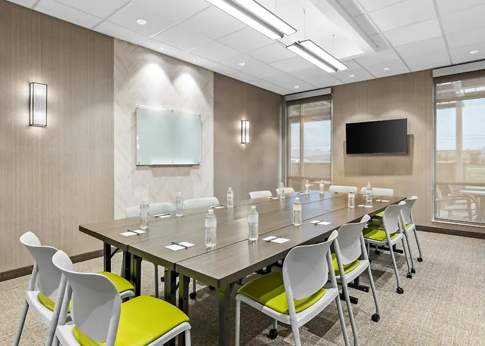 Hotel Springhill By Marriott West 3*